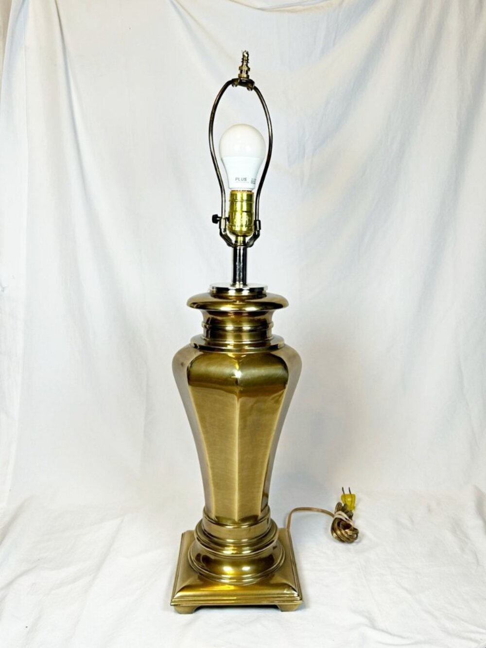 Vintage MCM Stiffel Solid Brass Urn Style Table Lamp